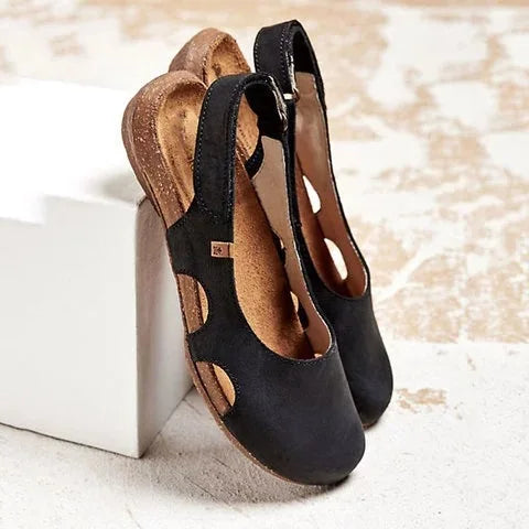Geschlossene Sandalen aus Wildleder
