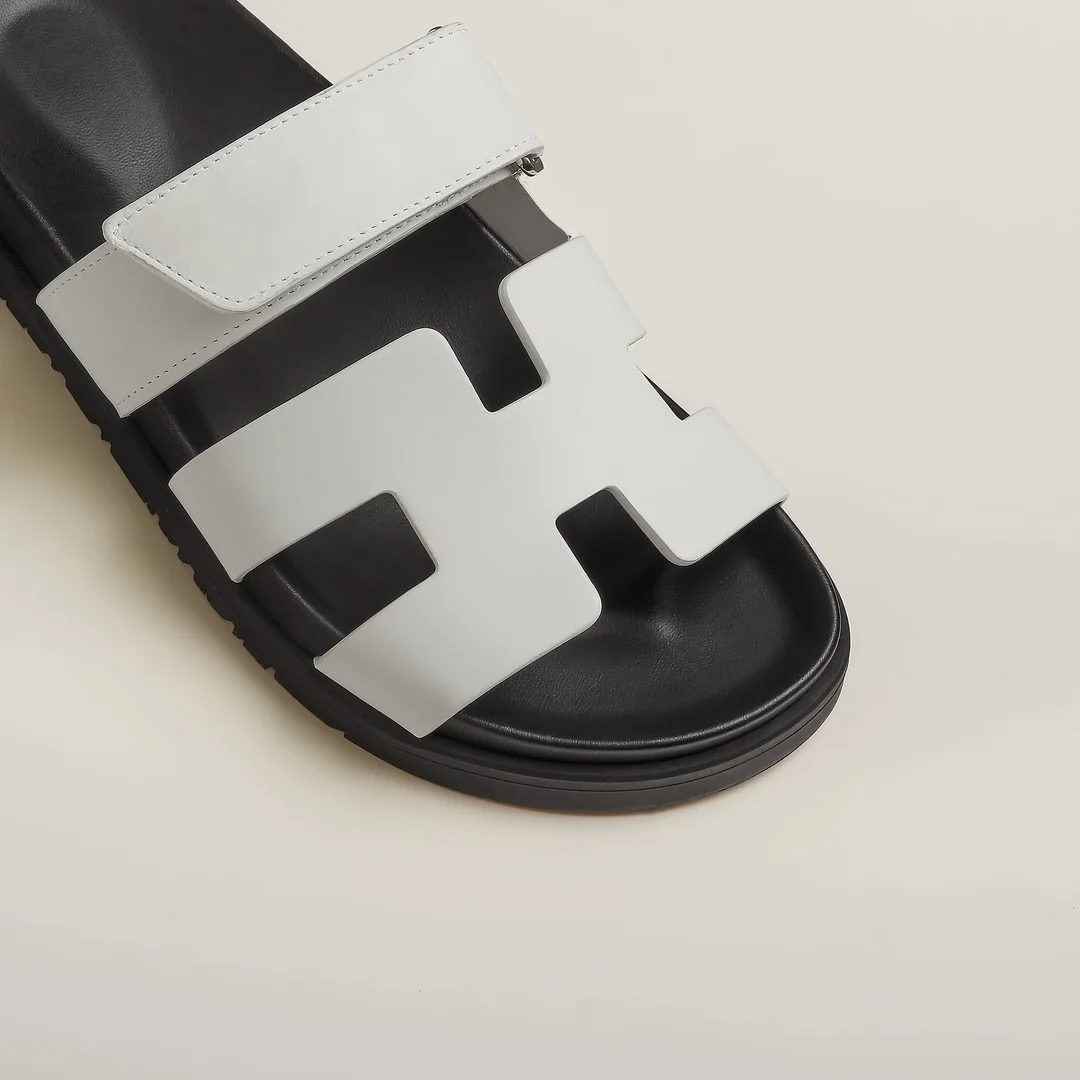 Luxuriöse, bequeme Sandalen