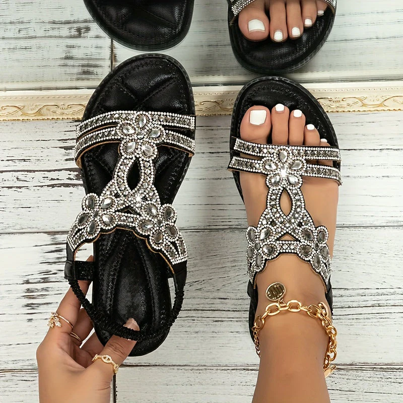 Flache Sandalen mit Strass im Boho-Stil