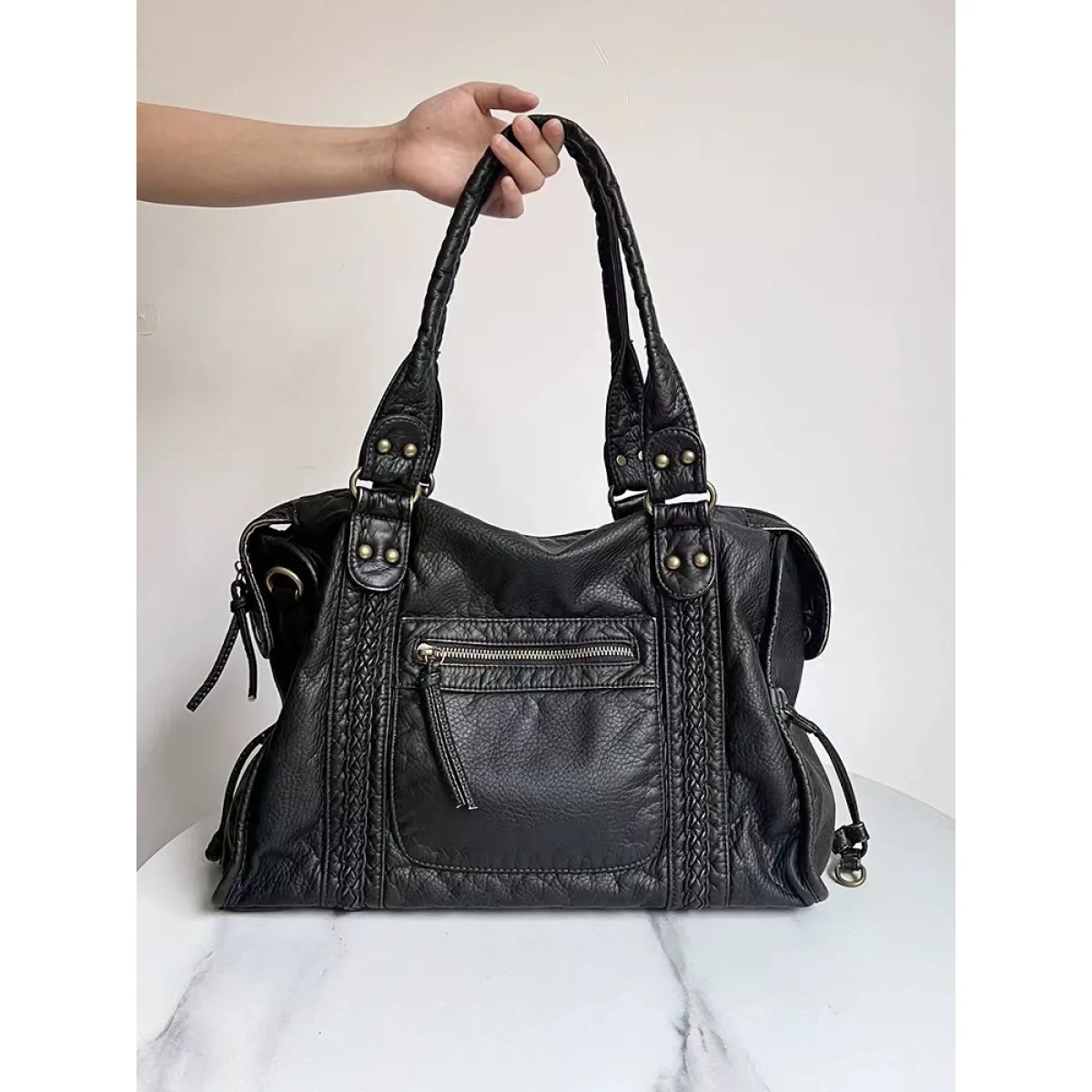 Borsa a Spalla Donna Nera in similpelle Lavata Vintage - Bauletto Capiente con Borchie