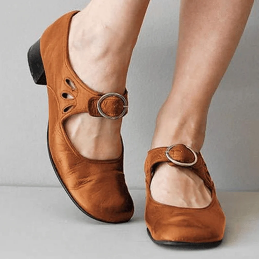 Sandalen aus Kunstleder