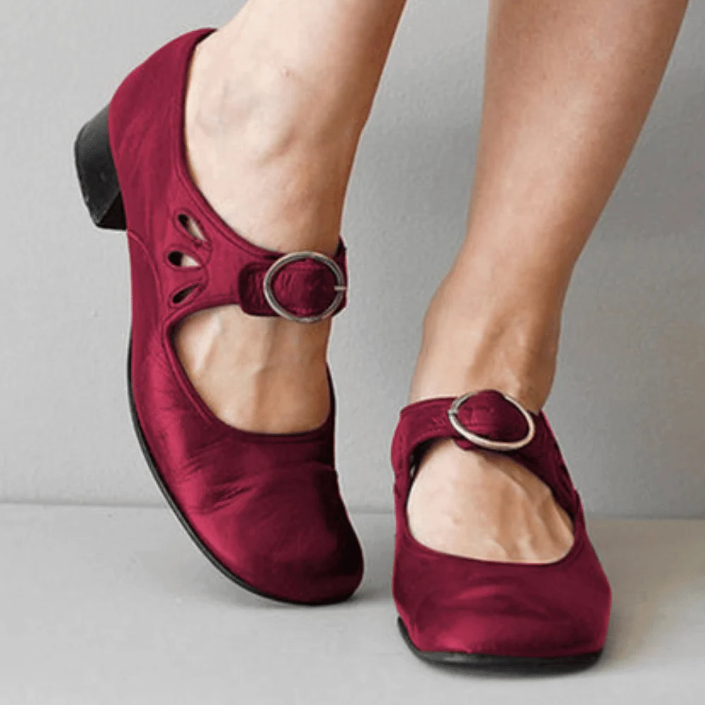 Sandalen aus Kunstleder