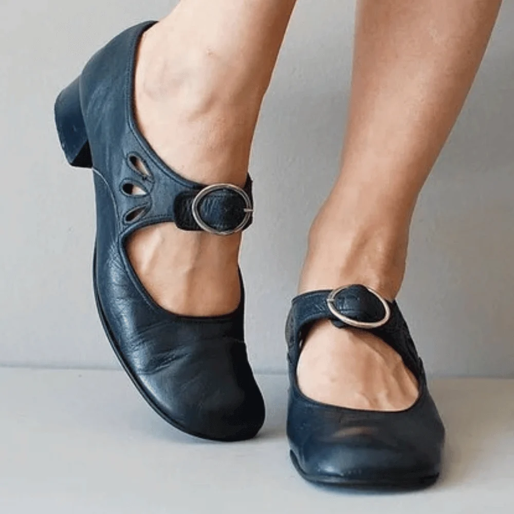 Sandalen aus Kunstleder